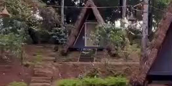 A-frame huts at the Kanthalloor campsite